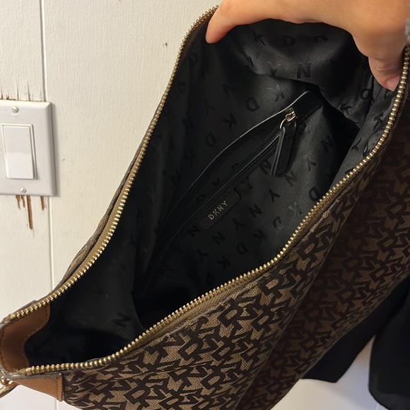 DKNY monogram purse - Picture 5 of 5